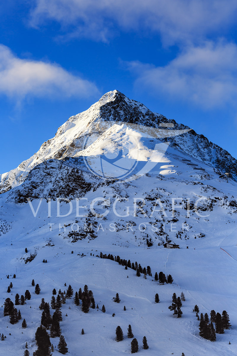 snowcapped-mountains-035.jpg