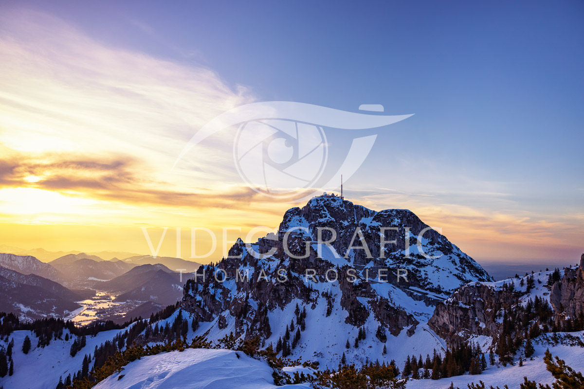snowcapped-mountains-100.jpg
