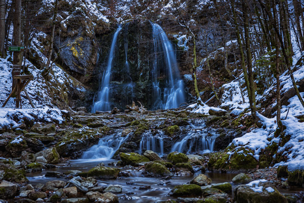 Gorges Canyons Waterfalls 450 Gorges-Canyons-Waterfalls450.jpg