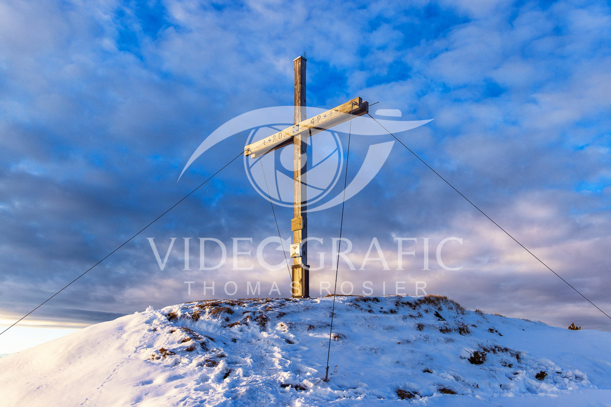 Summit-Crosses-001.jpg