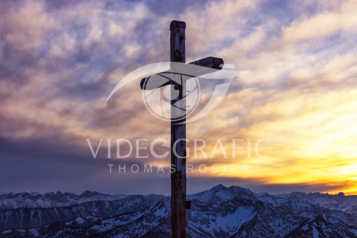 Summit-Crosses-018.jpg