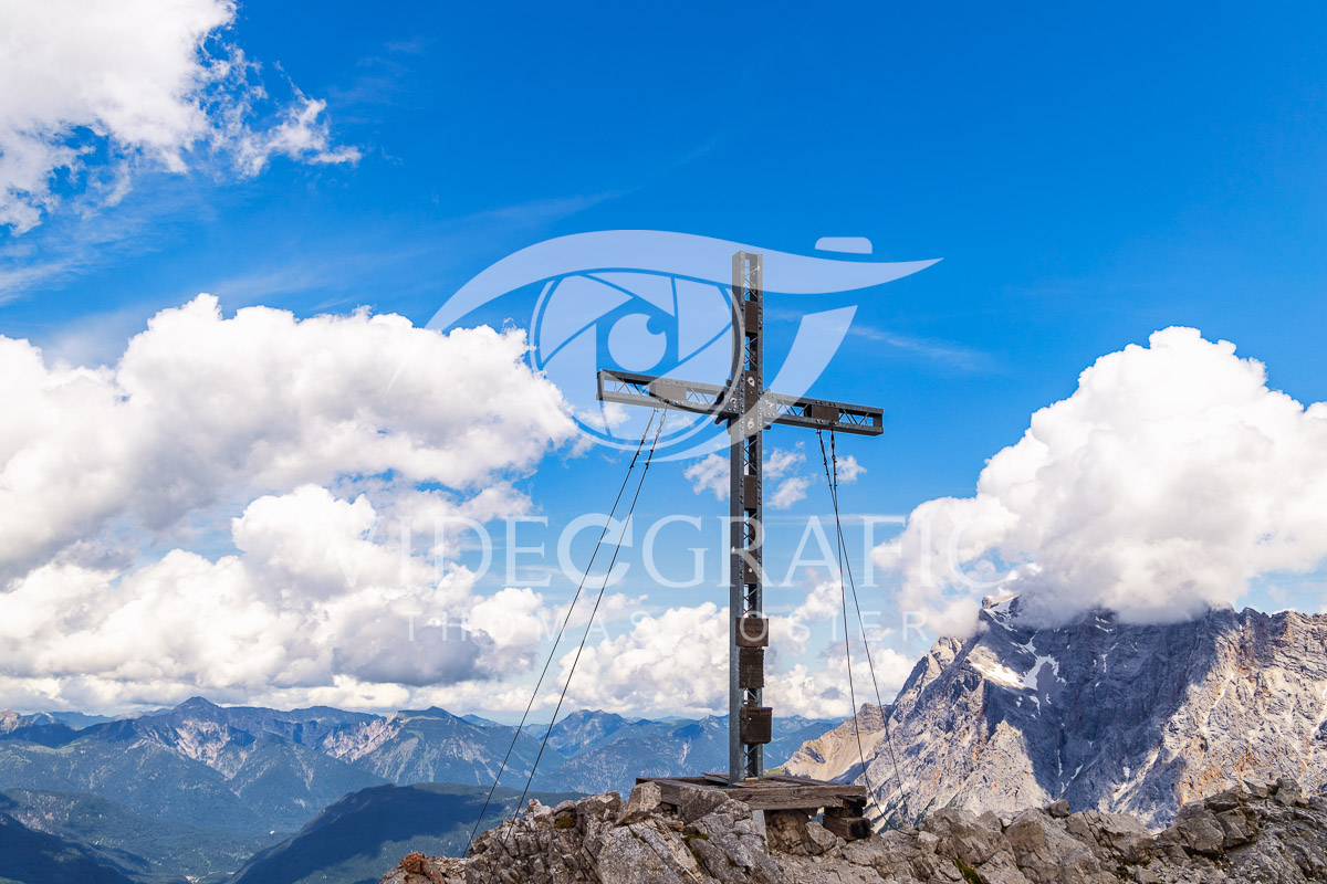 Summit-Crosses-023.jpg