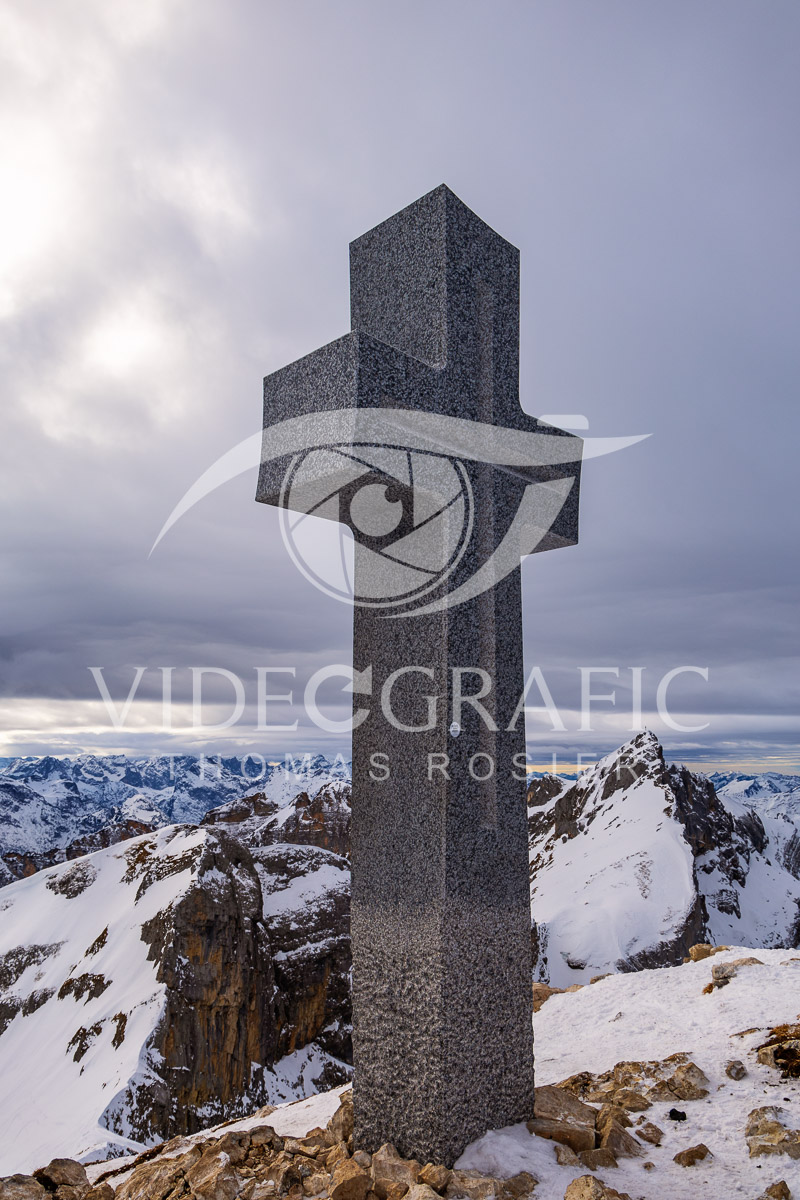 Summit-Crosses-048.jpg