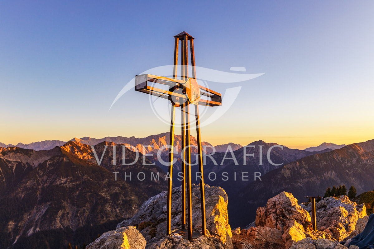 Summit-Crosses-064.jpg