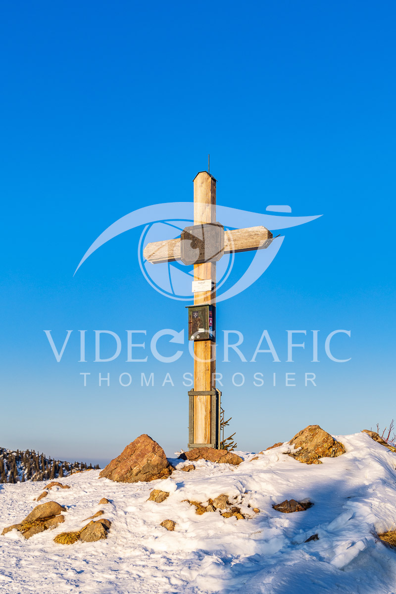 Summit-Crosses-086.jpg