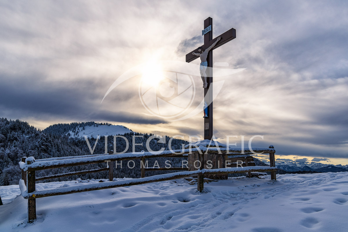 Summit-Crosses-1008.jpg