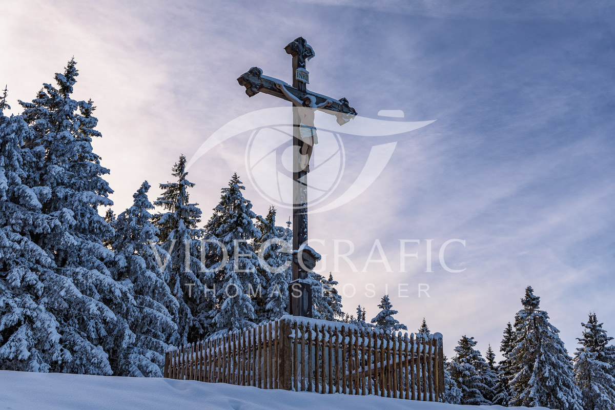 Summit-Crosses-1009.jpg