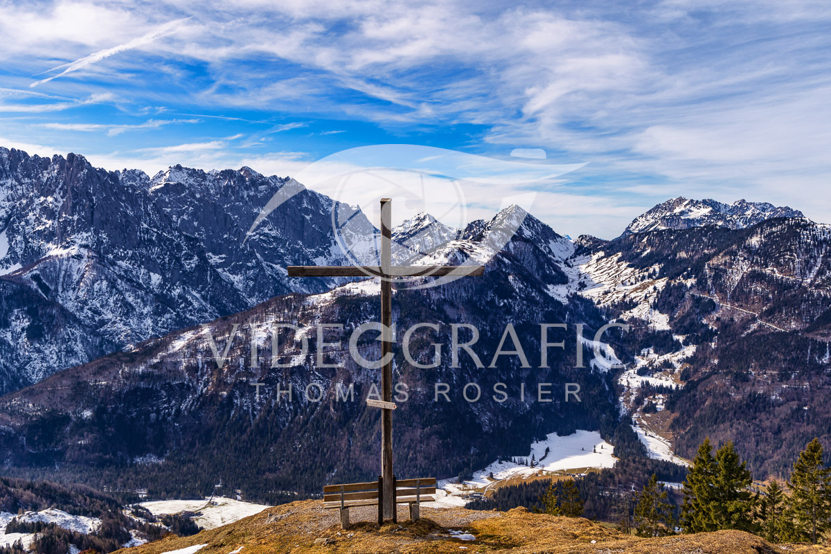 Summit-Crosses-101.jpg