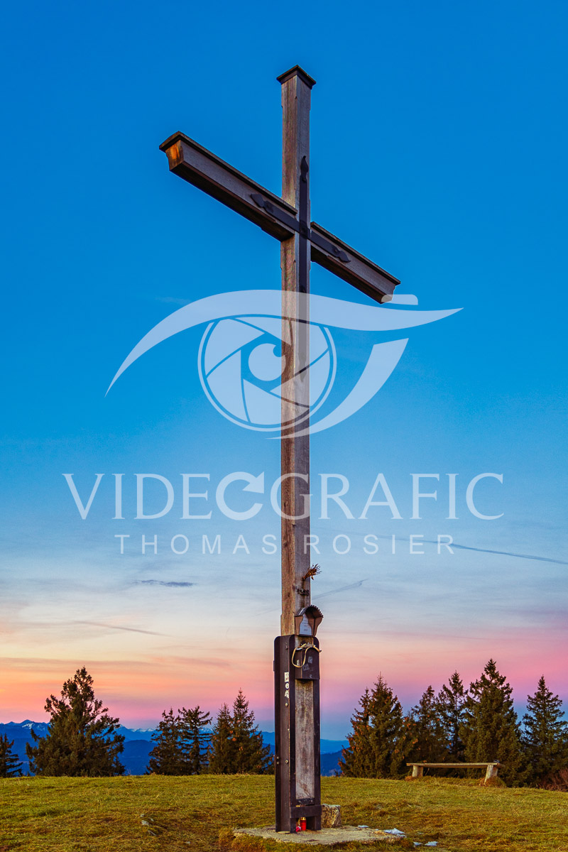 Summit-Crosses-1017.jpg