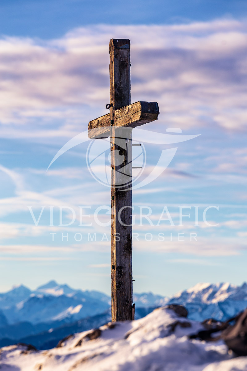 Summit-Crosses-1020.jpg