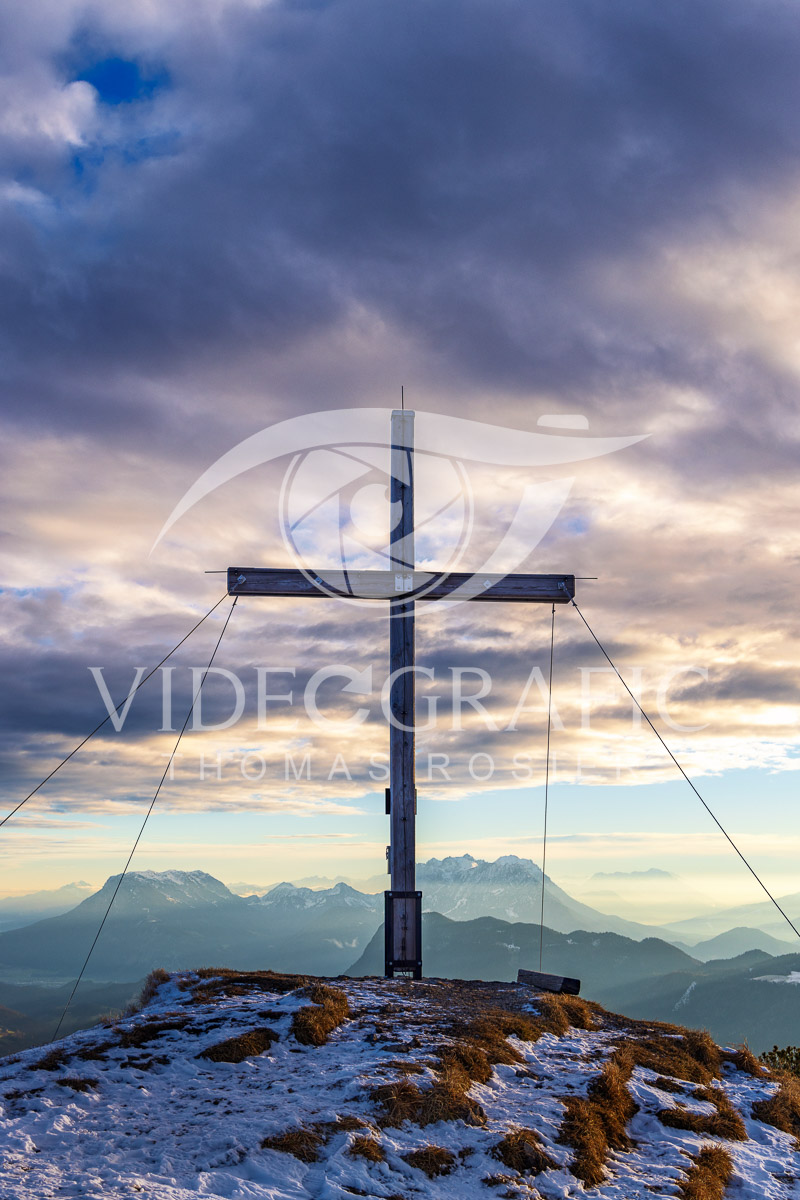 Summit-Crosses-1022.jpg