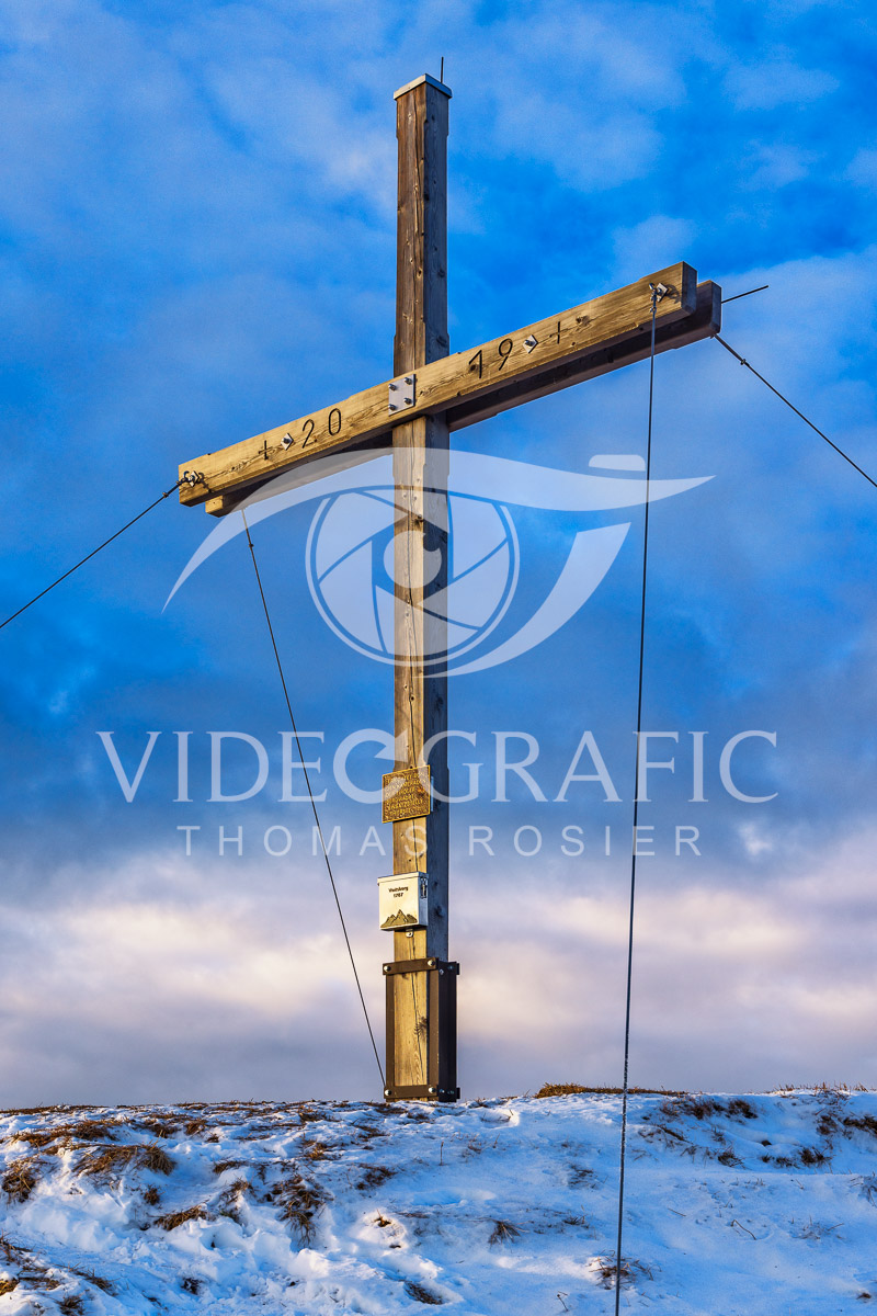 Summit-Crosses-1023.jpg