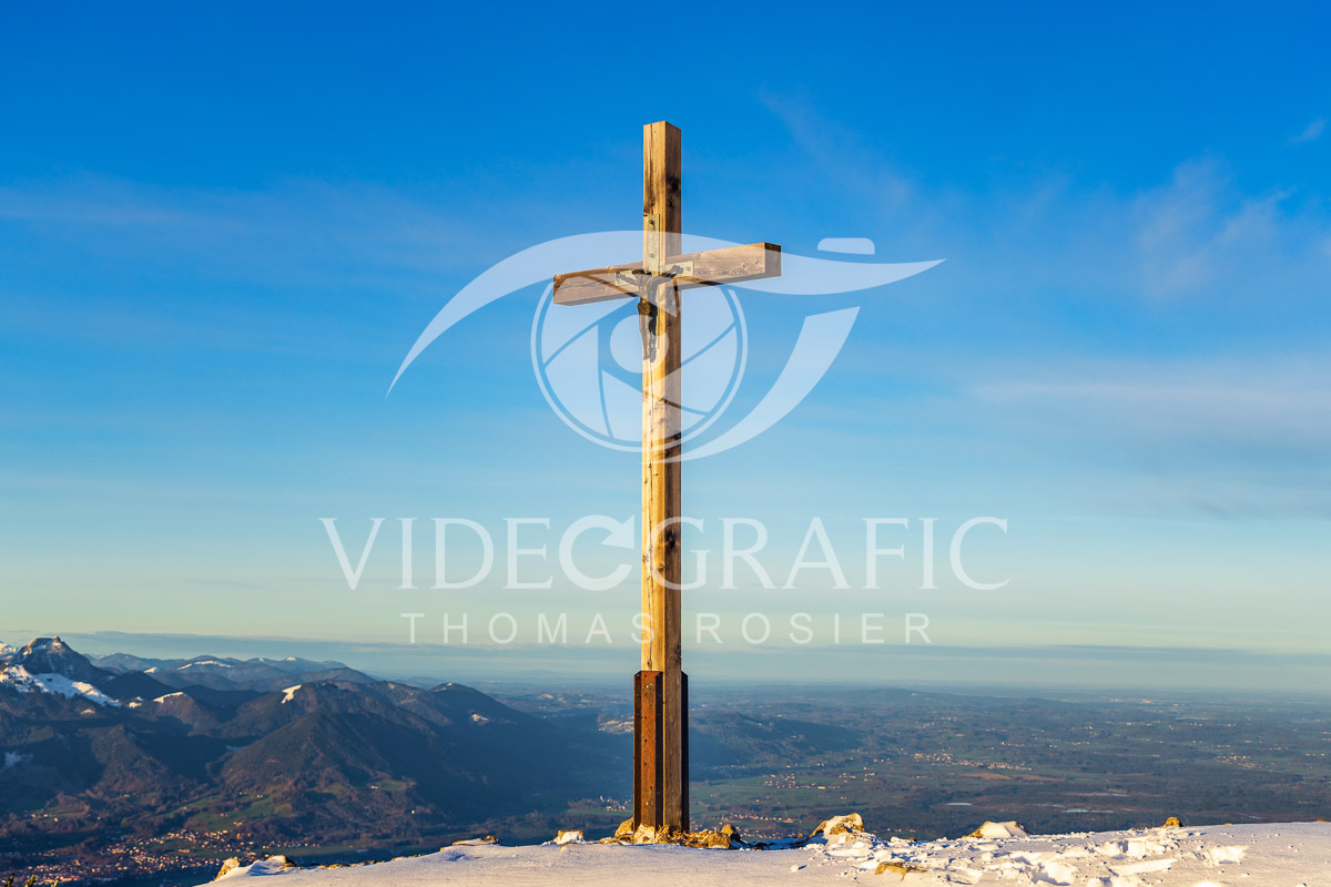 Summit-Crosses-1031.jpg