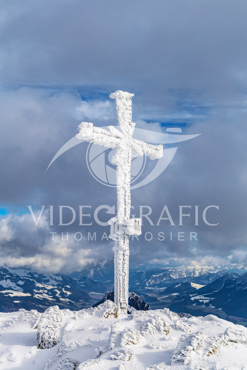 Summit-Crosses-1037.jpg