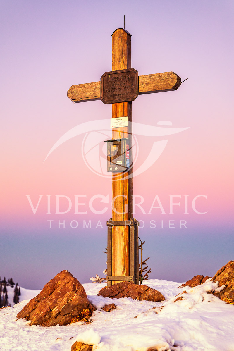Summit-Crosses-1040.jpg
