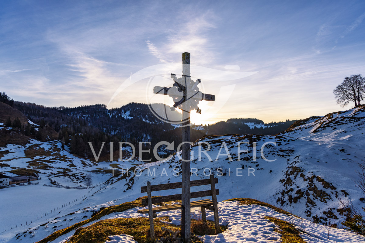 Summit-Crosses-1047.jpg