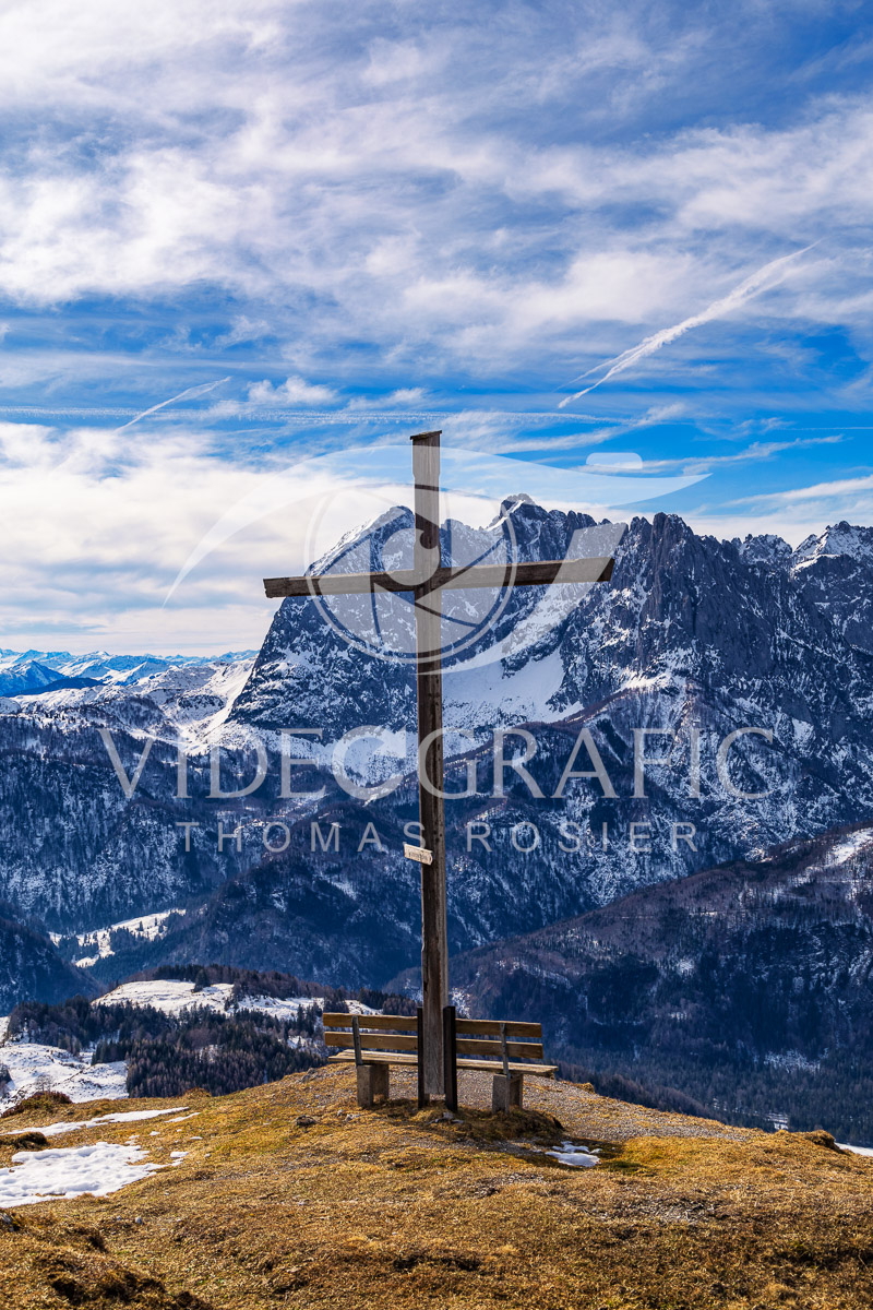 Summit-Crosses-1049.jpg