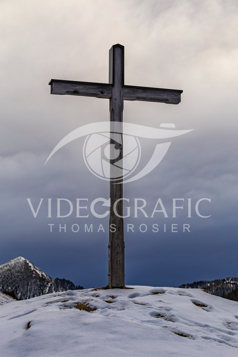 Summit-Crosses-1059.jpg