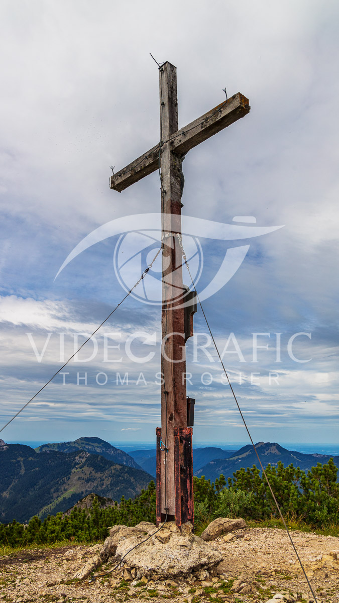 Summit-Crosses-1066.jpg