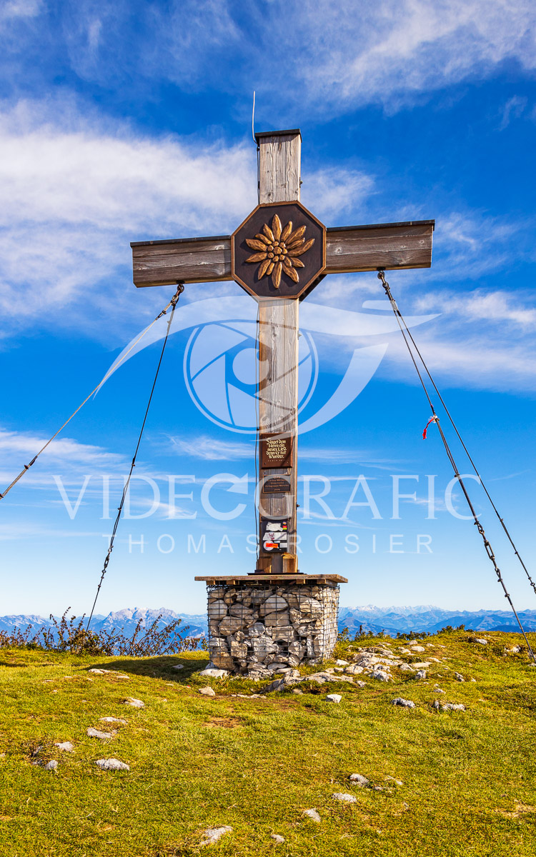 Summit-Crosses-1068.jpg