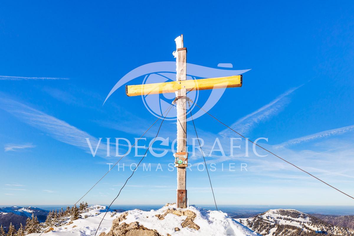 Summit-Crosses-1070.jpg