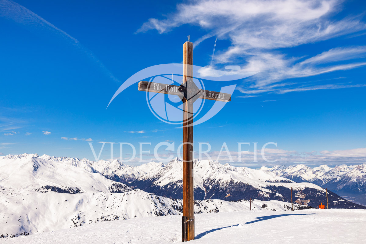 Summit-Crosses-1074.jpg