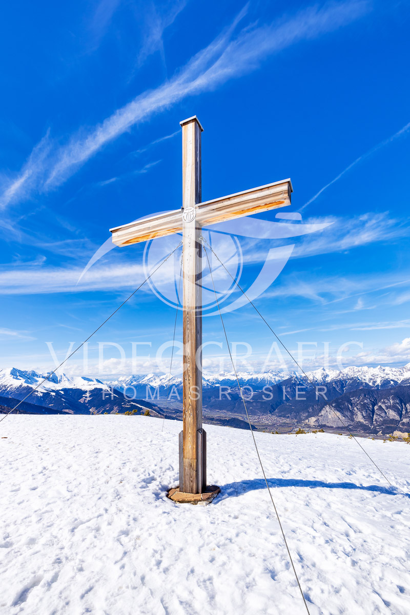 Summit-Crosses-1075.jpg