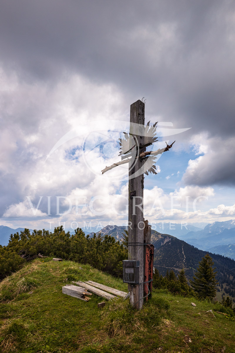 Summit-Crosses-1078.jpg