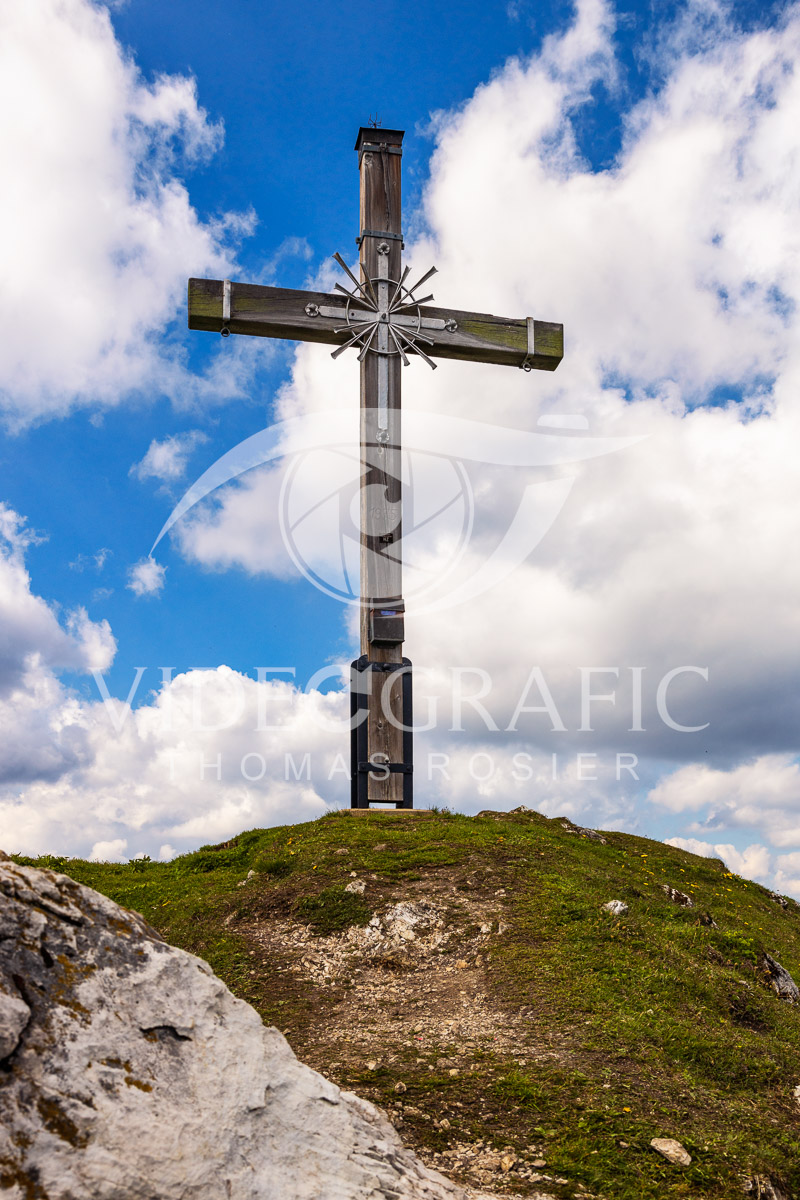Summit-Crosses-1079.jpg