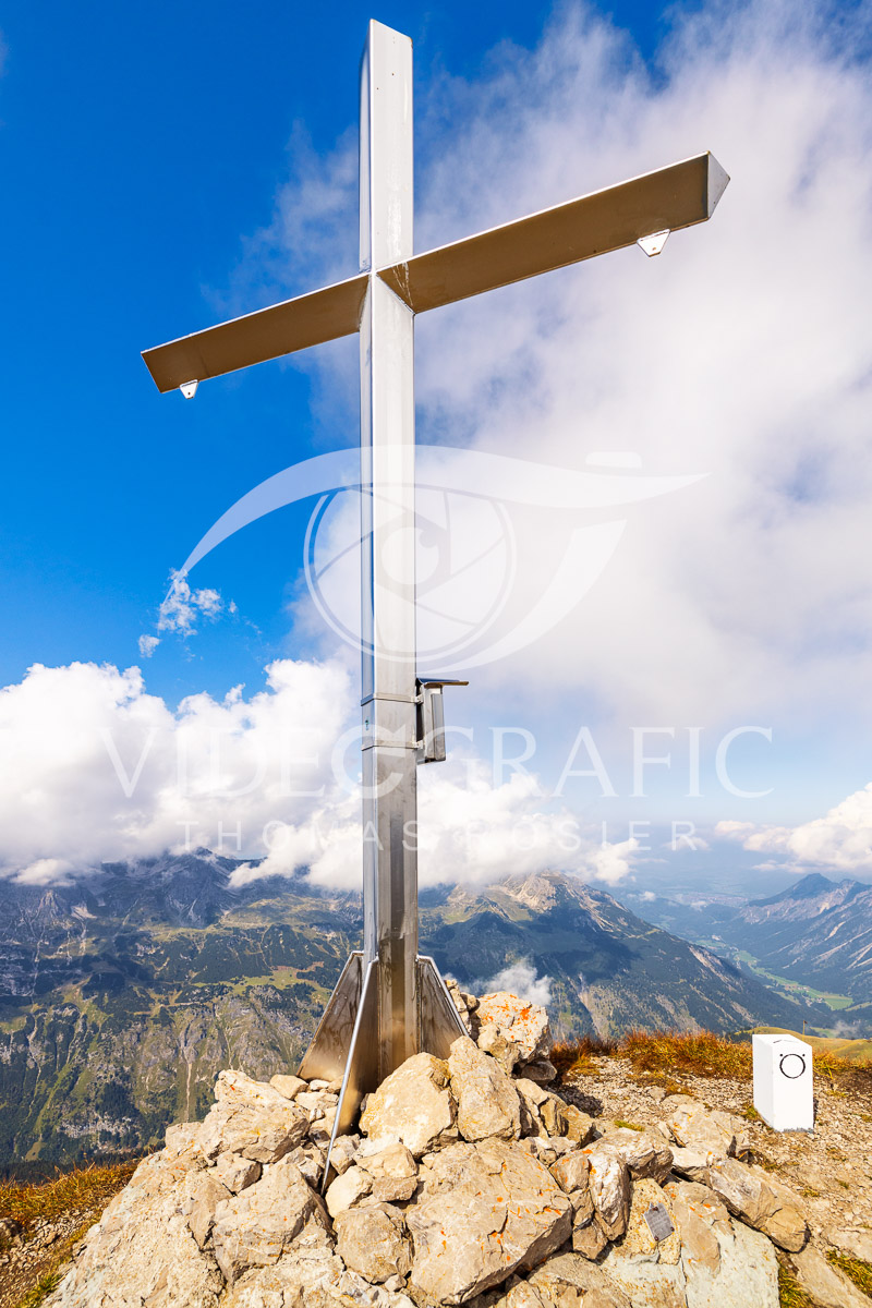 Summit-Crosses-1084.jpg