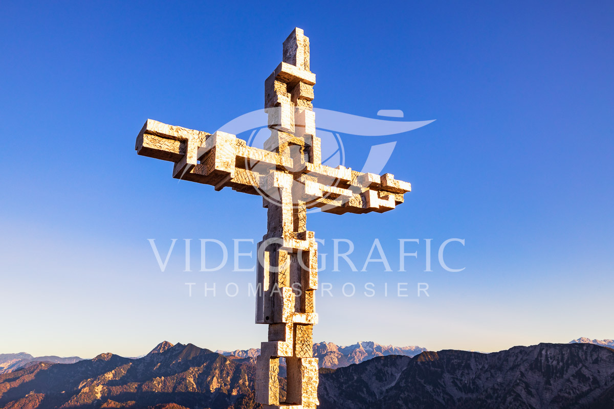 Summit-Crosses-1089.jpg