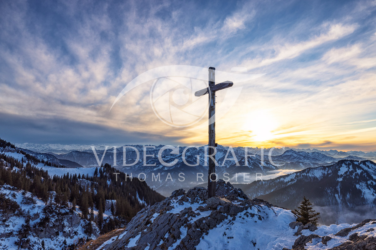 Summit-Crosses-1093.jpg