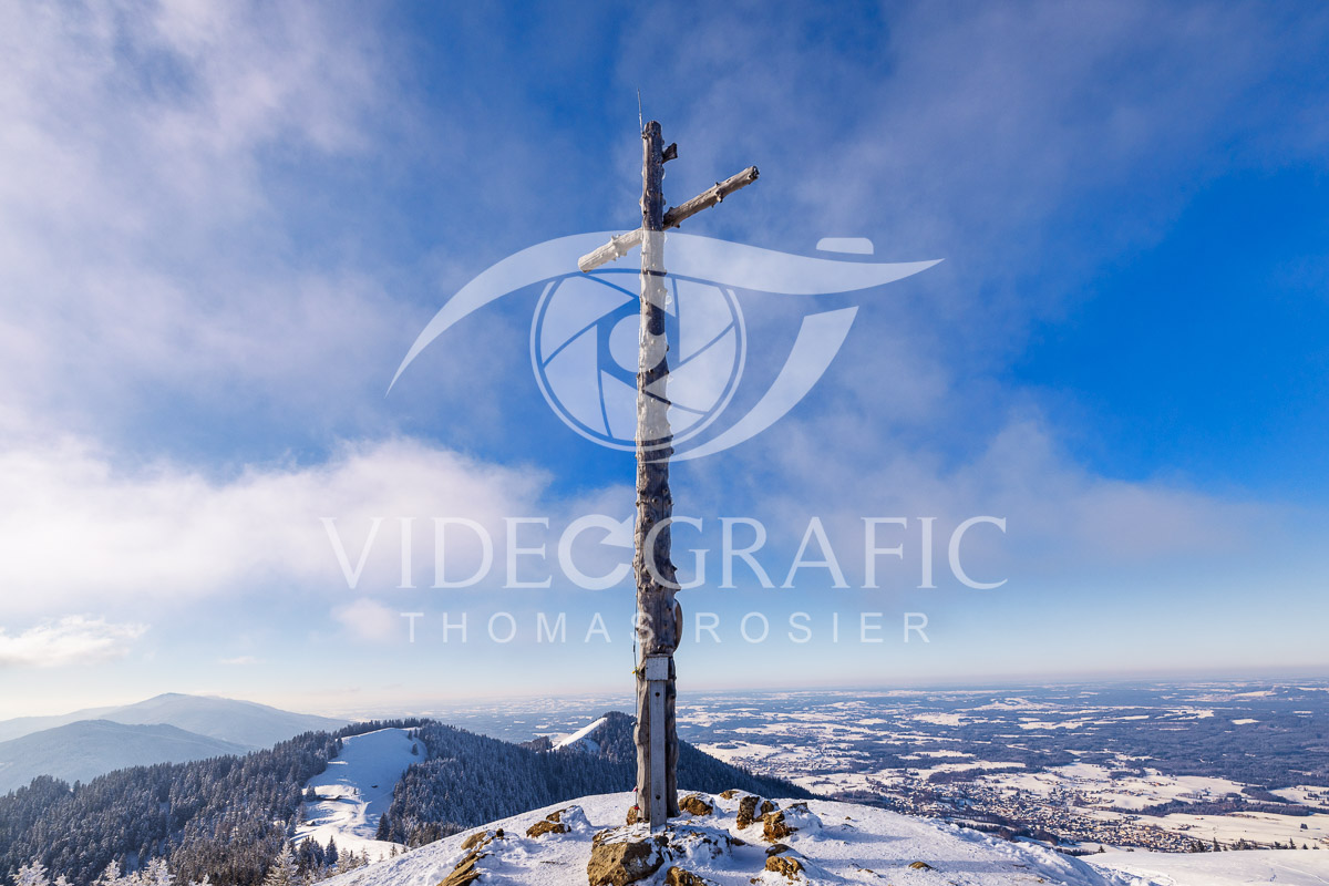 Summit-Crosses-1095.jpg