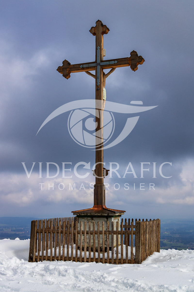 Summit-Crosses-1100.jpg