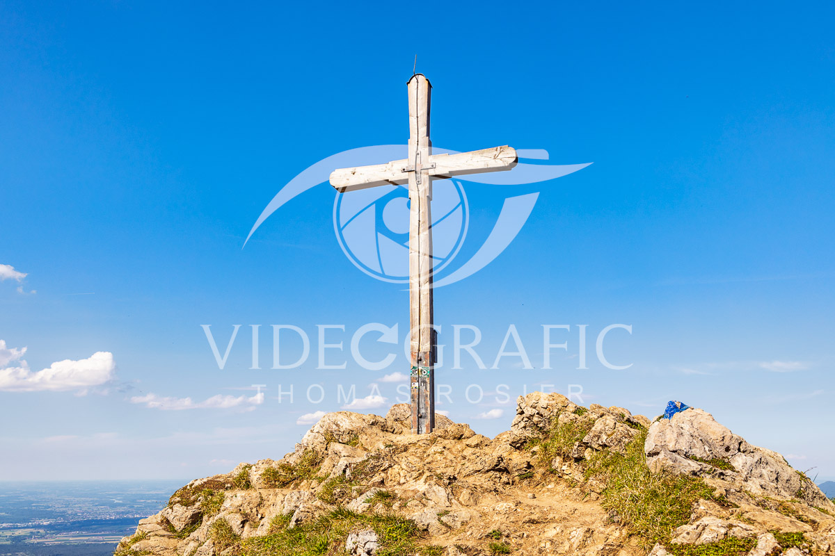Summit-Crosses-1103.jpg