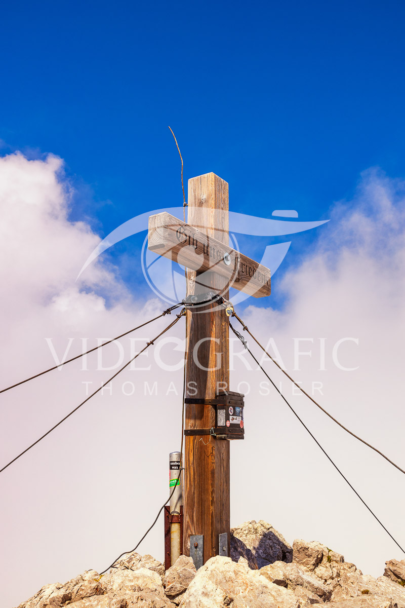 Summit-Crosses-1108.jpg