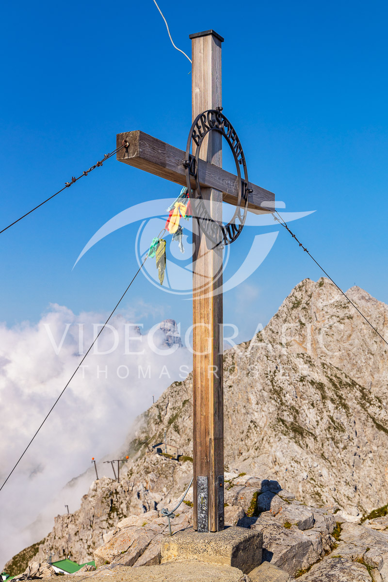 Summit-Crosses-1109.jpg