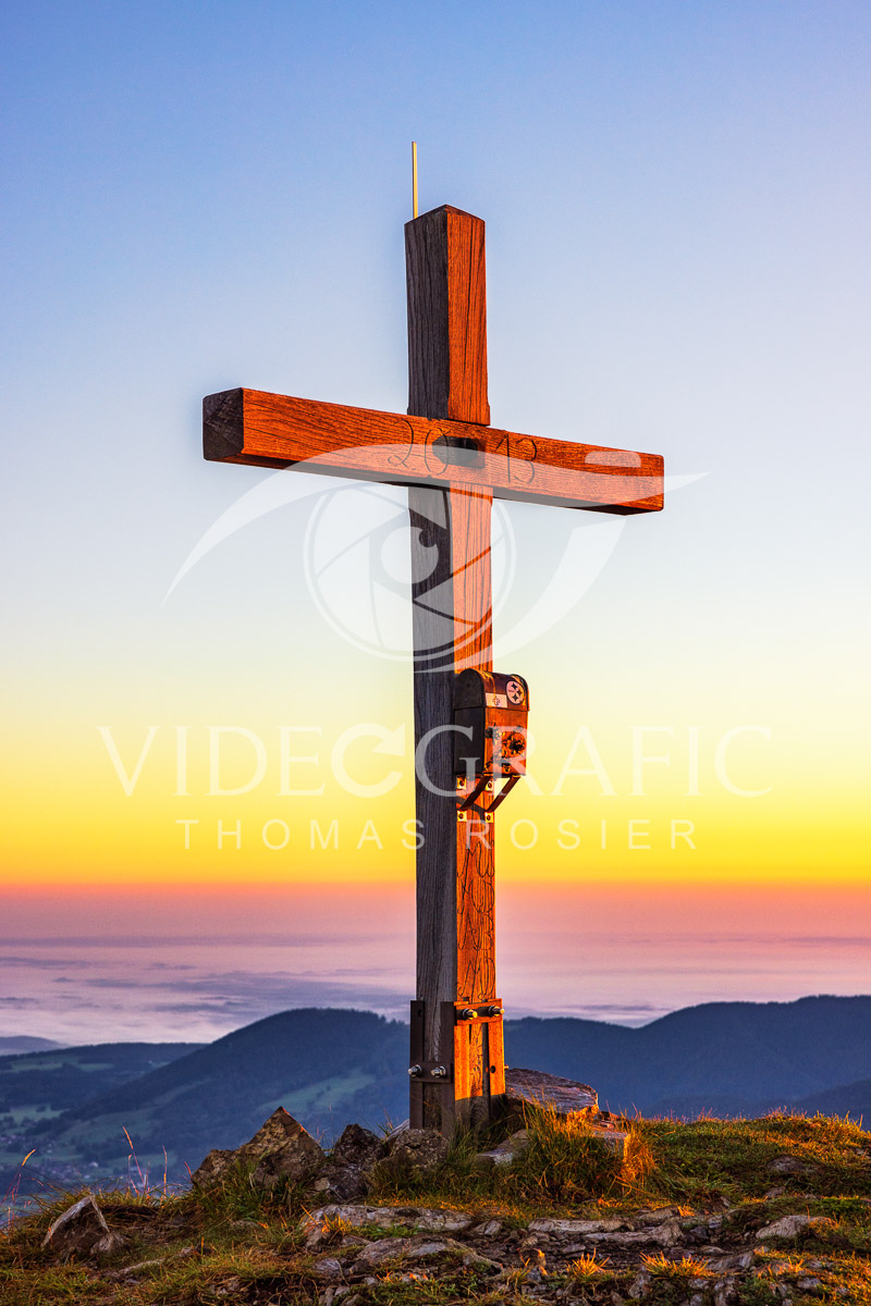 Summit-Crosses-1117.jpg