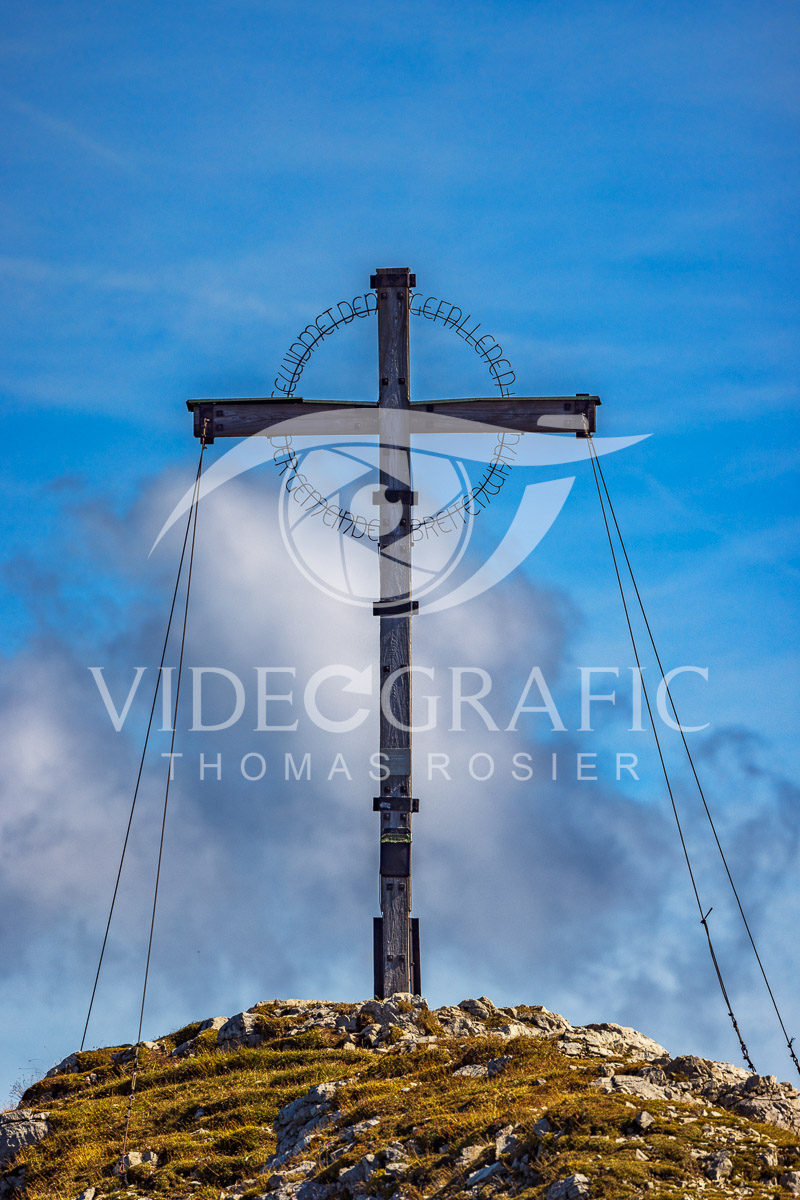 Summit-Crosses-1118.jpg
