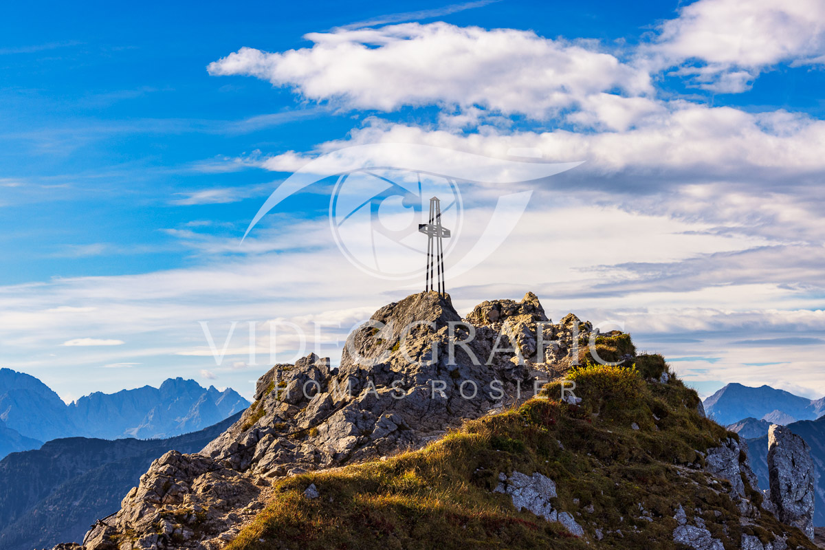 Summit-Crosses-1119.jpg