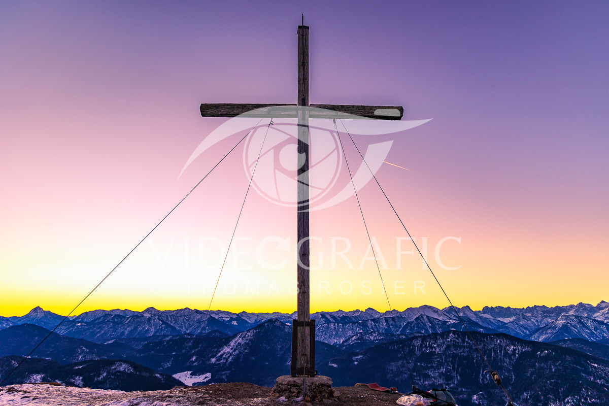 Summit-Crosses-1129.jpg
