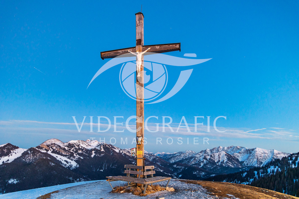 Summit-Crosses-1132.jpg