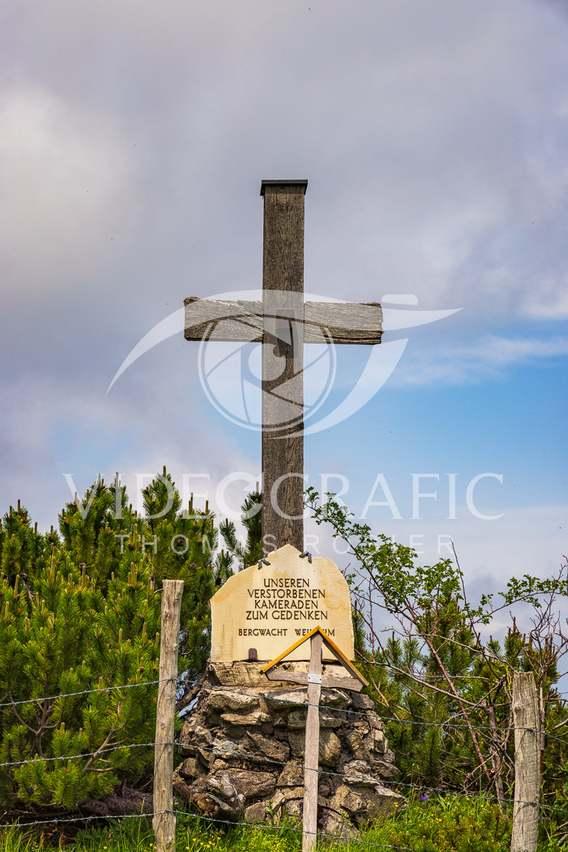 Summit-Crosses-1134.jpg