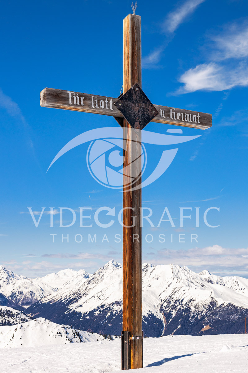 Summit-Crosses-114.jpg