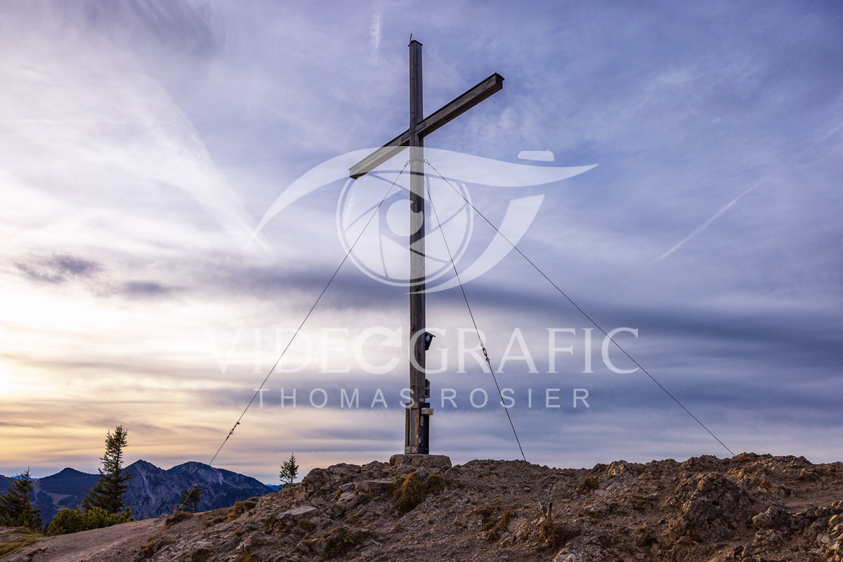 Summit-Crosses-1145.jpg