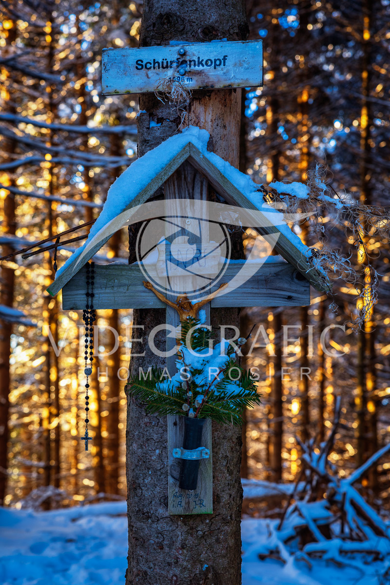Summit-Crosses-1151.jpg