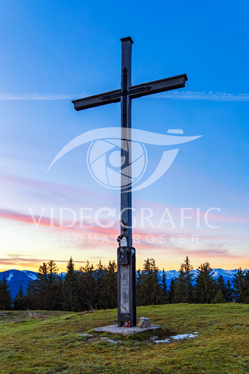 Summit-Crosses-1154.jpg