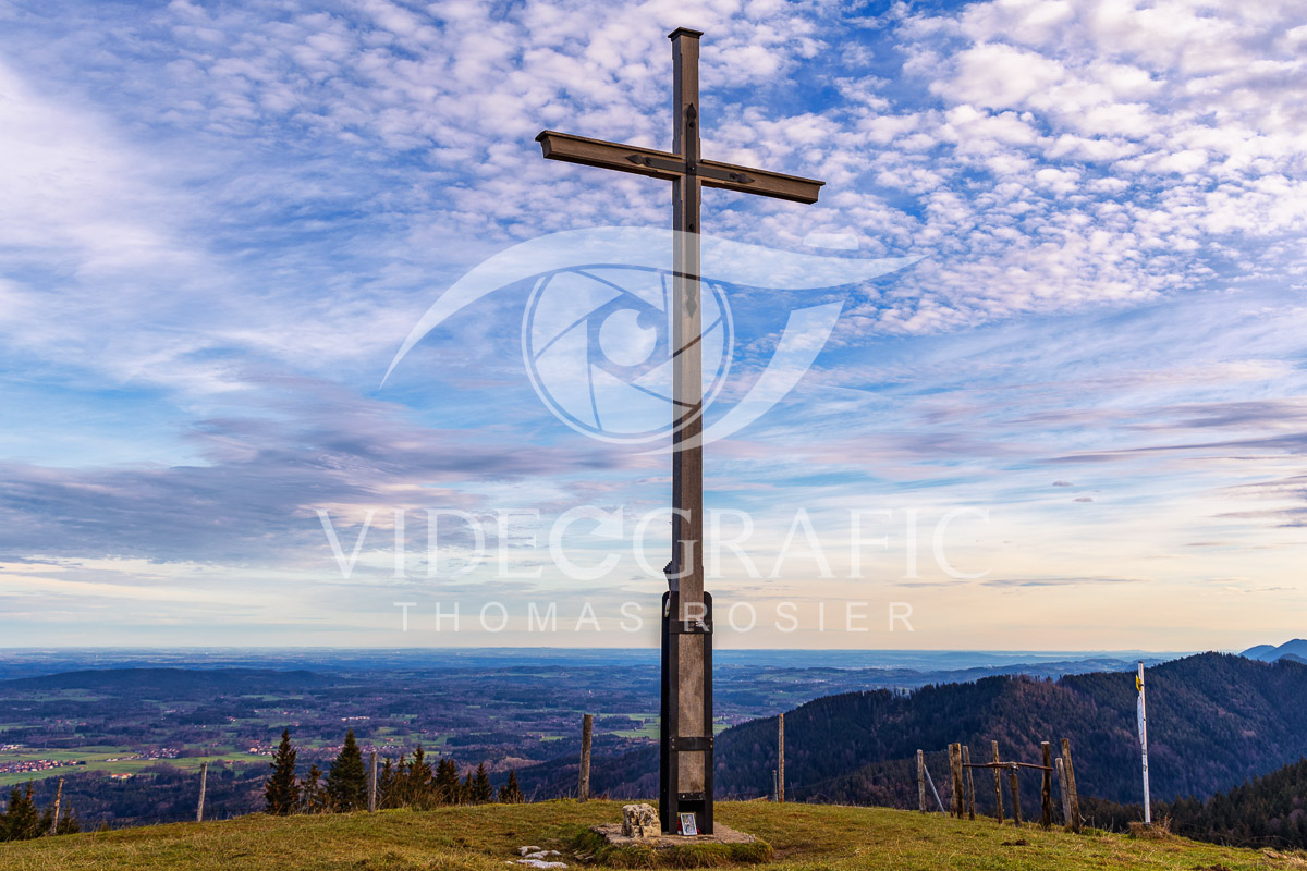 Summit-Crosses-1155.jpg
