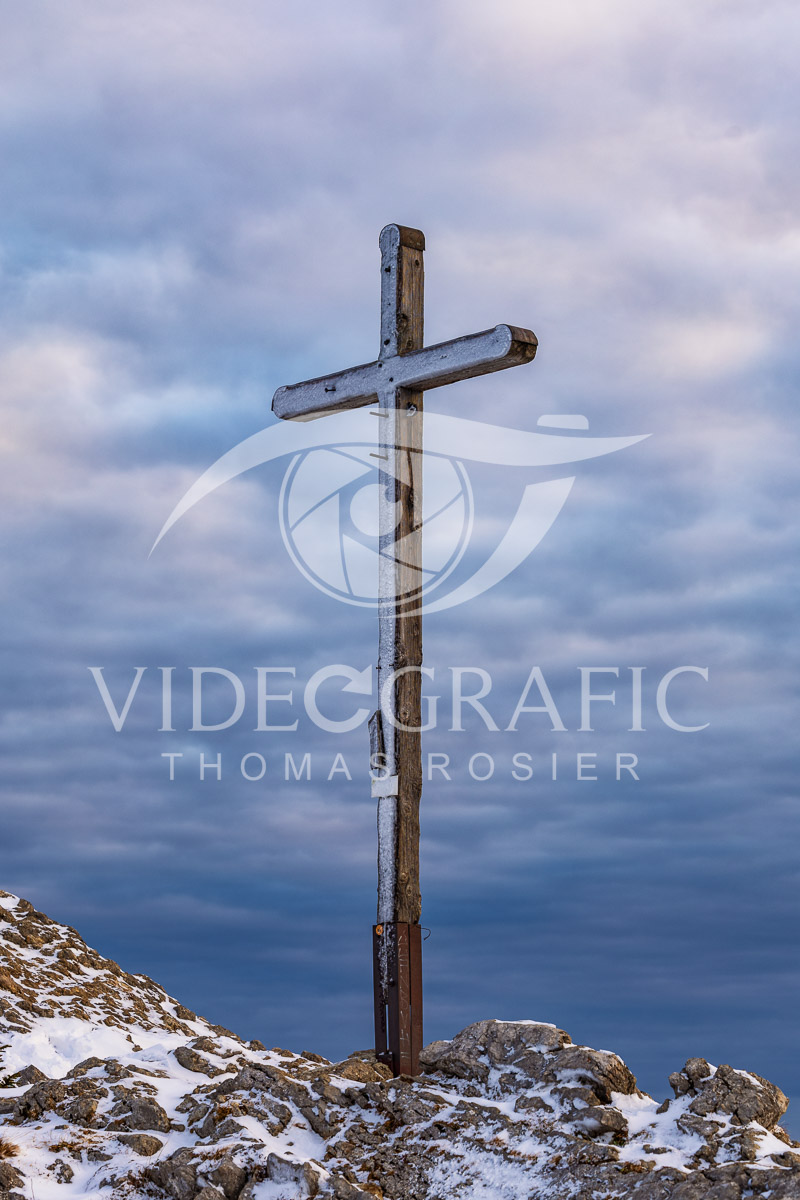 Summit-Crosses-1156.jpg