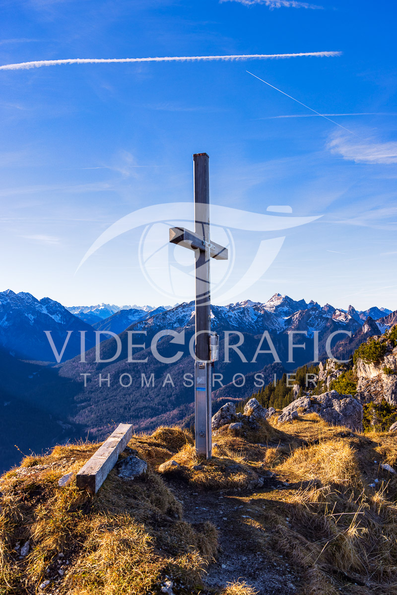 Summit-Crosses-1159.jpg